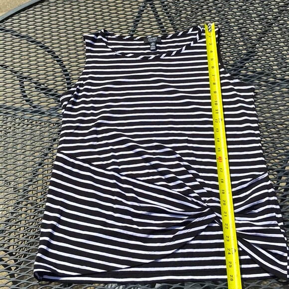 NWT Jones New York Signature Black & White Striped Sleeveless Tunic Top Size Med - Picture 11 of 14